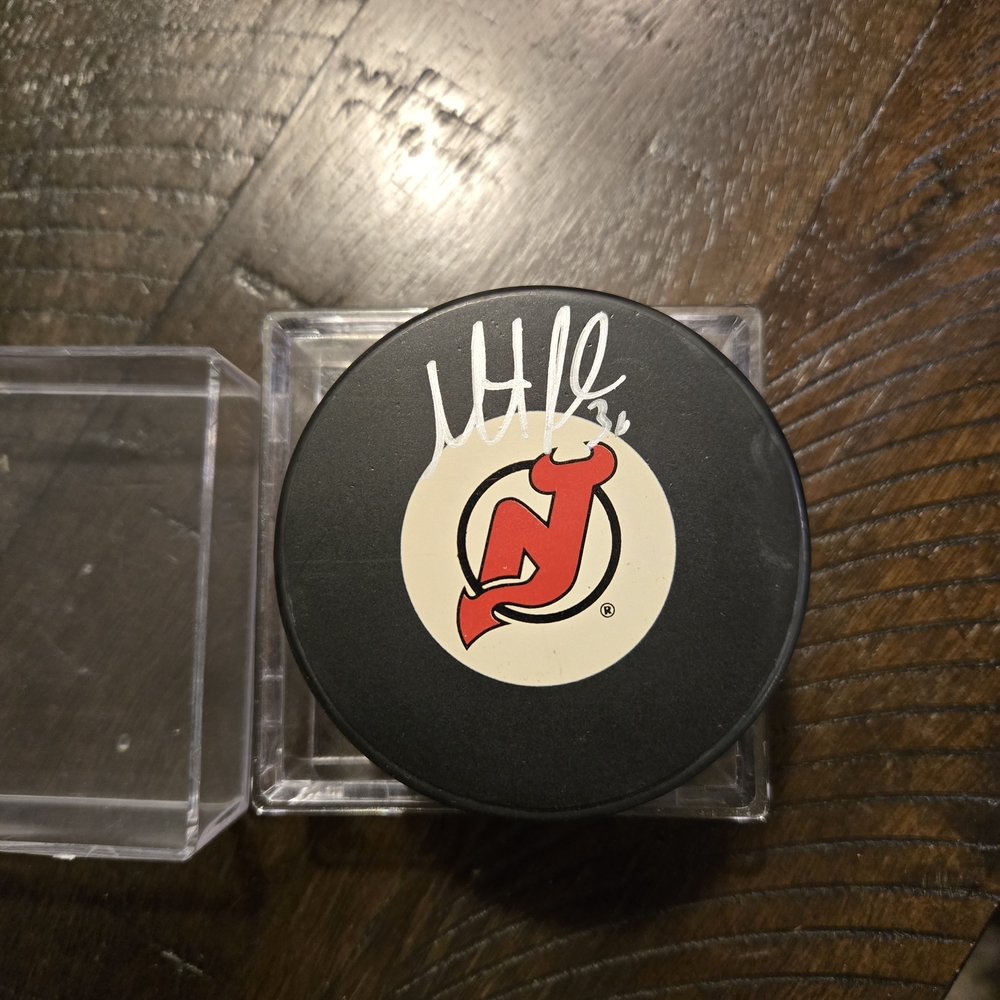 Reebok CCM NJ Devils Martin Brodeur Hockey Jersey Sz 48 With Autographed Puck - Picture 6 of 9